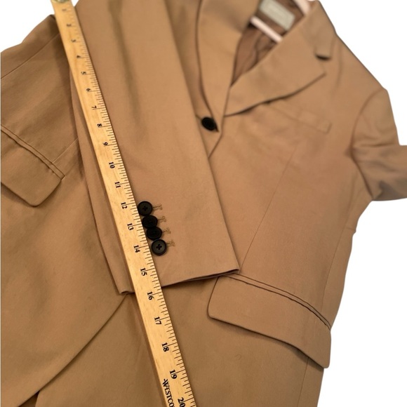 Everlane The 80s Blazer
Ash Brown -Oversized - Size 6 NWOT - Picture 7 of 13